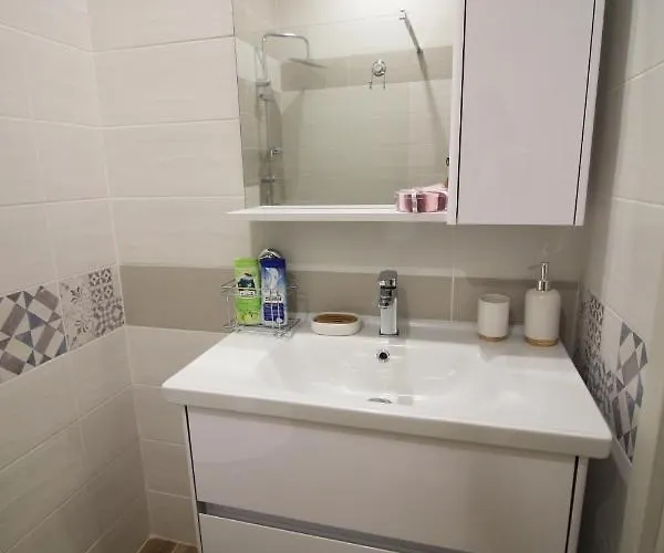 Doris D09 And D10 Apartman *